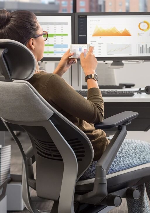 Gesture Chair with Headrest